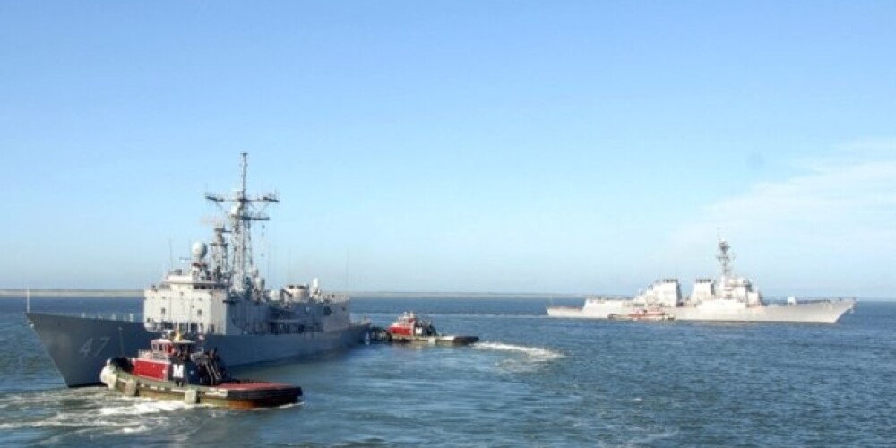 Американский военный корабль USS Oscar Austin