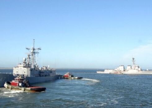 Американский военный корабль USS Oscar Austin