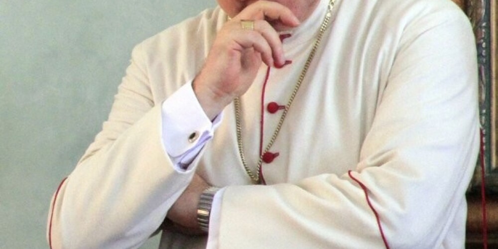 Скандал: посла Ватикана лишили сана за педофилию