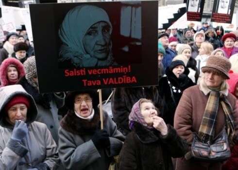 6 сентября на площади Стрелков в Риге общелатвийский митинг "За права пенсионеров" проведет пикет