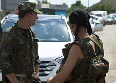 Pagaidām kaujinieku kolonnas netraucēti pārvietojas pa Doņeckas apgabala ceļiem, Ukrainas aviācija viņus nebombardē.