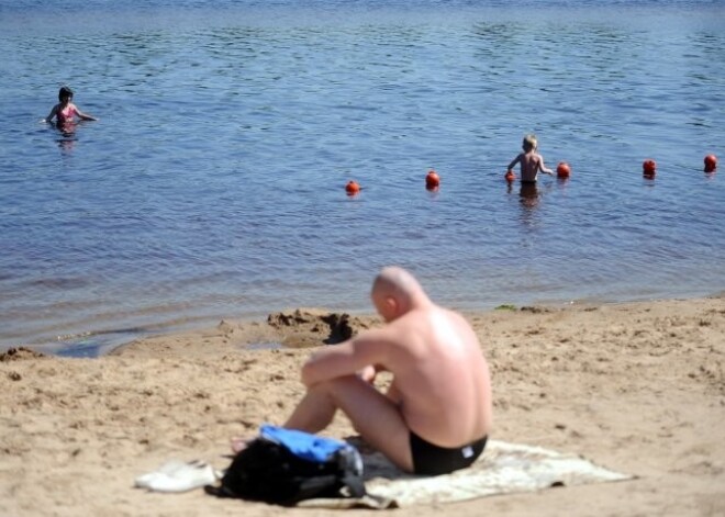 Температура воды на рижских пляжах - от 16 до 18 градусов