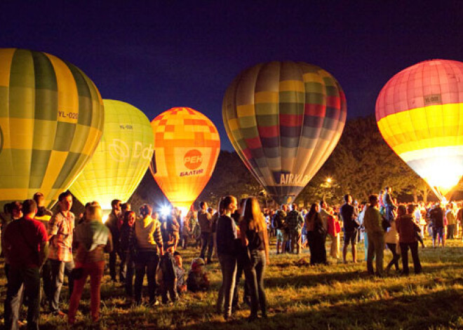 Valmierā notiks starptautisks gaisa balonu festivāls "Valmieras kauss 2014"