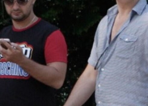 „Comedy Club” spicie vīri Gariks Martirosjans un Demiss Karibidis jau sastopami Jūrmalas ielās.