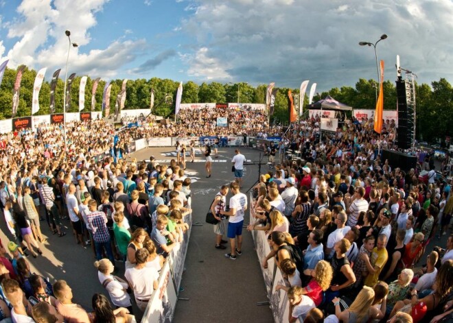 2014. gada 22. jūlijā Grīziņkalna skeitparkā notika starptautiskais „Sprite Slam Dunk” konkurss bumbas triekšanā grozā no augšas, kurā piedalījās arī pasaulē labākie dankeri.