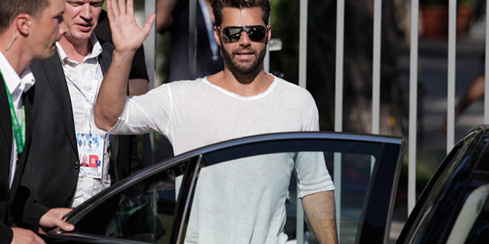 Pasaulslavenais puertorikāņu dziedātājs Rikijs Mārtins pie Dzintaru koncertzāles Jūrmalā.