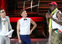 Augstās humora nedēļas pirmās dienas galvenais viesis bija bijušais NBA basketbolists Deniss Rodmans, kuru uz pasākuma skatuves, protams, uzaicināja Gariks Martirosjans un Pāvels Voļa.