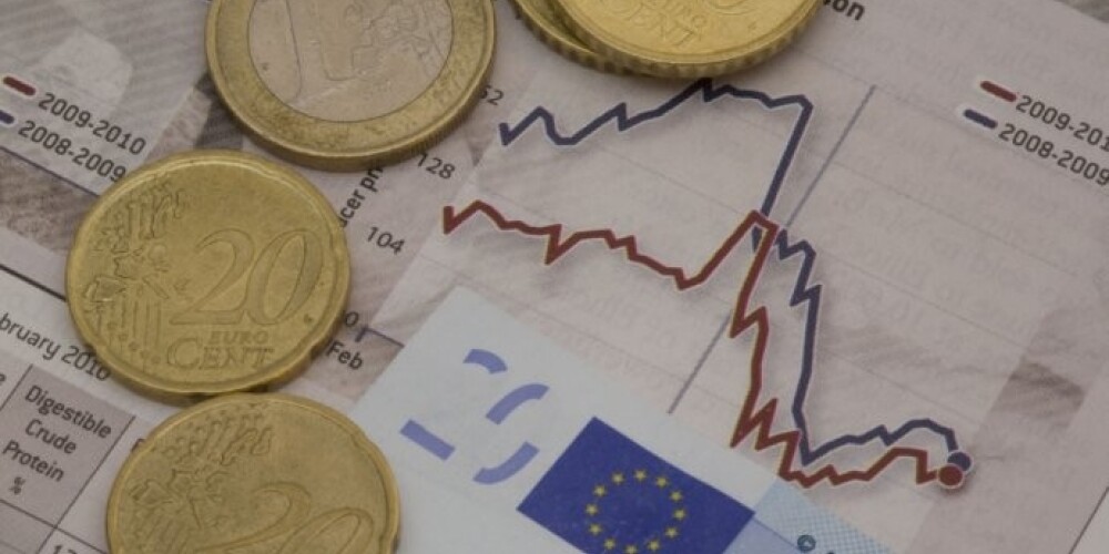 Инвесторы, получив информацию о санкциях, начинают нервничать и пытаются продать акции