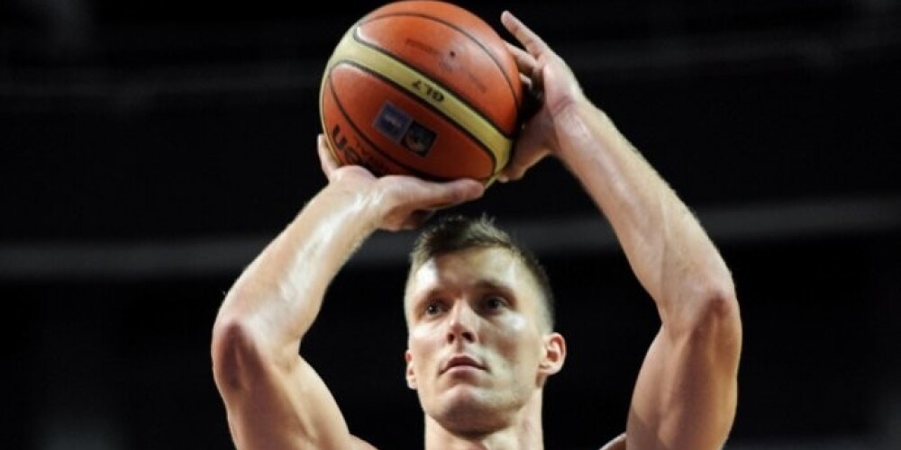 Latvijas basketbola izlase Eiropas čempionāta kvalifikāciju sāk ar uzvaru pār Zviedriju