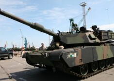 Американский танк "M1 Abrams" в Вентспилсском порту во время учений