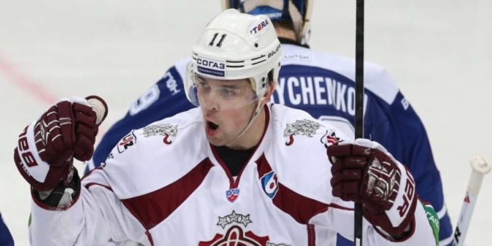 Rīgas "Dinamo" hokejisti pārbaudes turnīrā Ufā pieveic KHL čempionus