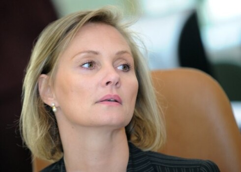 Pietiek.com допускает, что именно эта сделка могла стать причиной того, что Бюро по защите Сатверсме отказало Броке в доступе к государственной тайне.