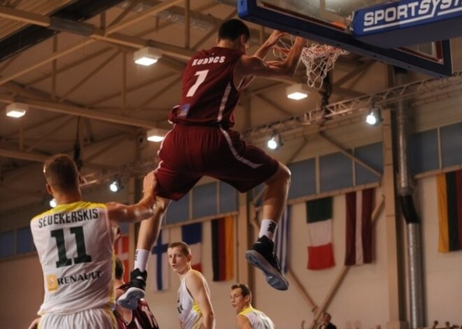 Latvijas U-16 basketbolistiem pirmais zaudējums pret principiālo sāncensi Lietuvu