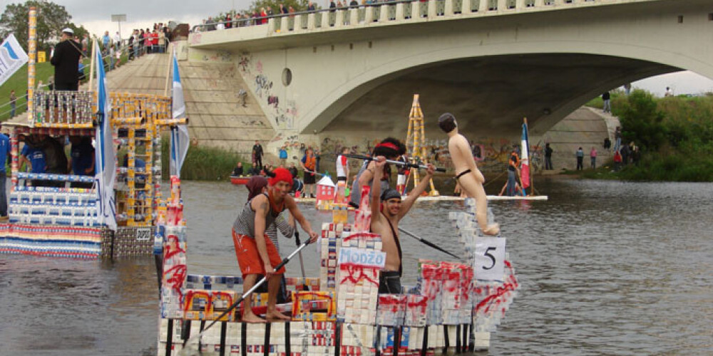 Sestdienas vakarā visā Baltijas jūras piekrastē pulcēsies cilvēki, lai piedalītos Senās uguns nakts rituālā, atceroties vikingu laikus. Piejūras pilsētās un ciematos notiks koncerti, sadziedāšana, radošās darbnīcas, dzejas lasījumi un citas aktivitātes.