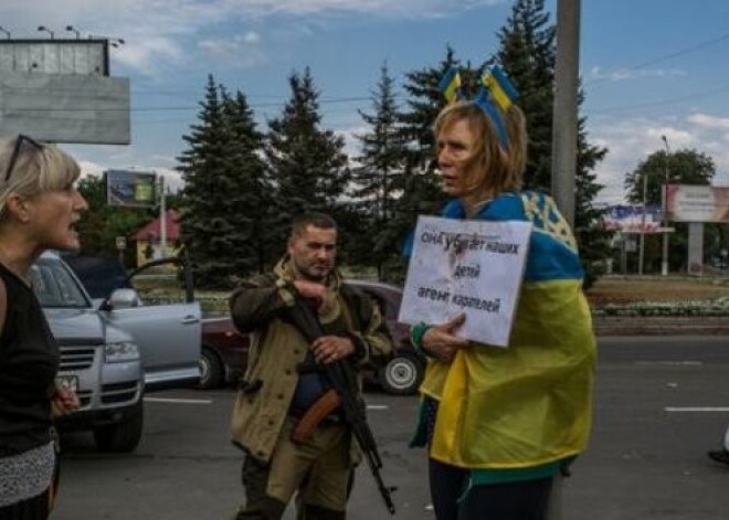 Krievu bandīti Doņeckā sevišķi pretīgi izņirgājas par sievieti - Ukrainas patrioti