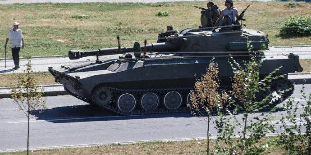 Avoti: Krievijas tanki jau atrodas pie Mariupoles