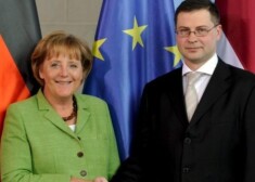 Briselē notiek ES līderu samits. Kādas izredzes mūsu Dombrovskim?