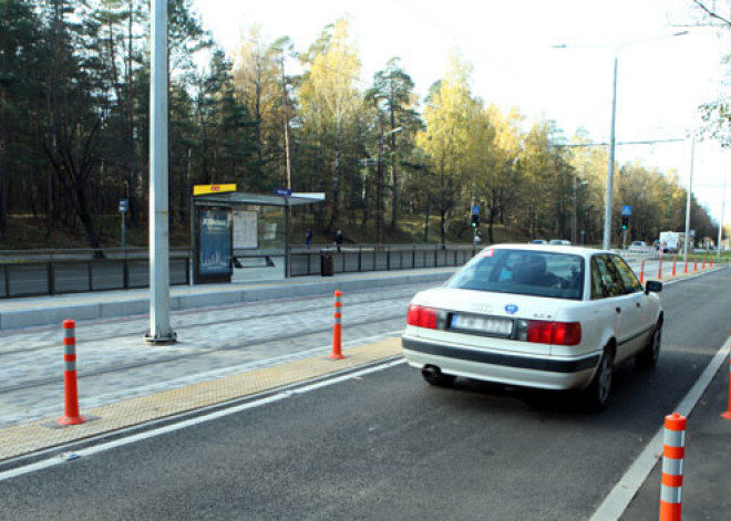 Atjaunos satiksmes ierobežojumus Brīvības gatves posmā