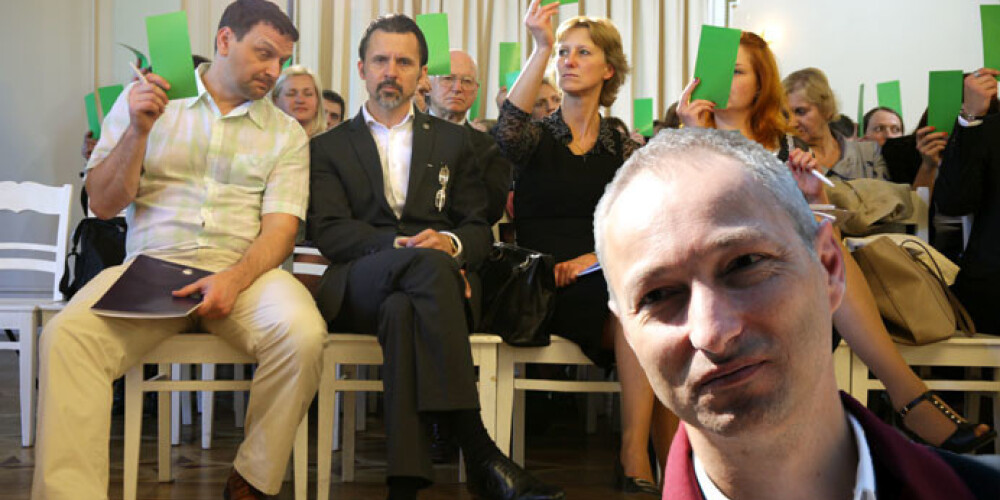 Jaunās konservatīvā partija nodibinājās tikai divus mēnešus pirms tam, kad sākās vēlēšanu sarakstu iesniegšana 12. Saeimas vēlēšanām.