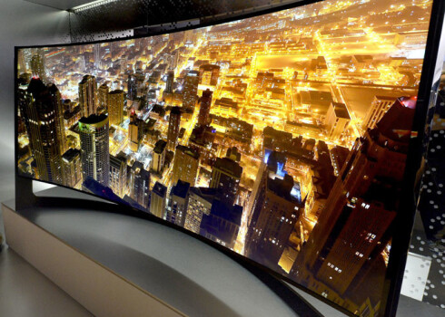 "Samsung": TV nākotne ir izliekti UHD izšķirtspējas ekrāni; 3D ir pagātne