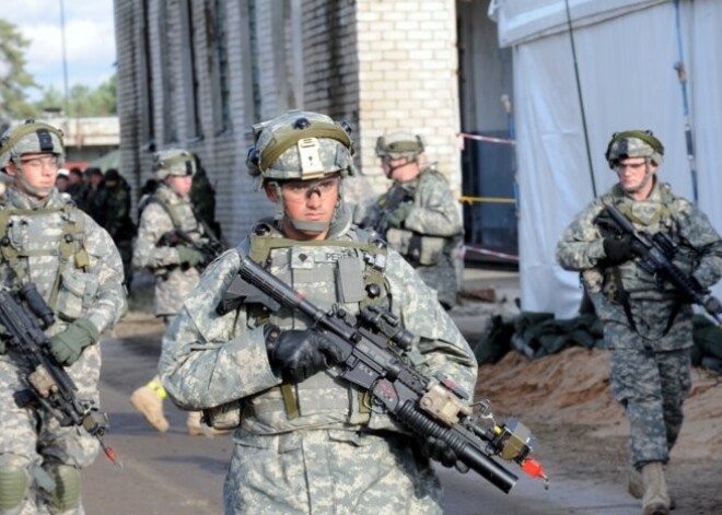 Jaunieši skolā vēletos apgūt militāro mācību