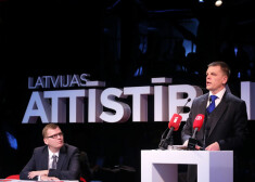 „Latvijas attīstībai” Ministru prezidenta amata kandidāts Juris Pūce (no kreisās) un partijas vadītājs Einars Repše cer, ka partija Saeimas vēlēšanās iegūs vismaz 10% vēlētāju atbalstu. Pašreiz aptaujas gan neliecina, ka tai ir iespējas pārvarēt piecu procentu barjeru.