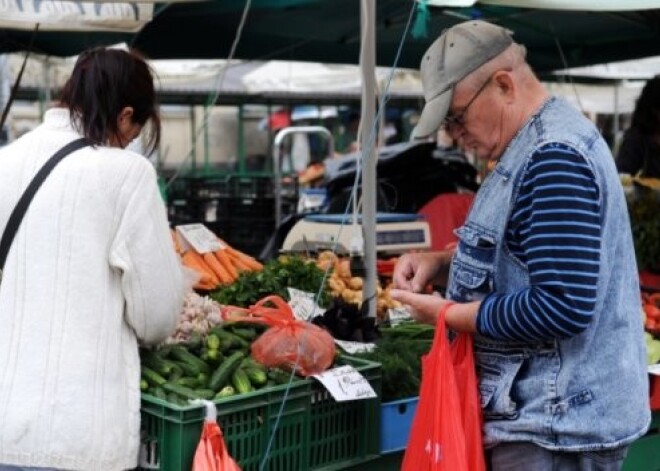 Preču un pakalpojumu cenas gada laikā palielinājušās par 0,8%