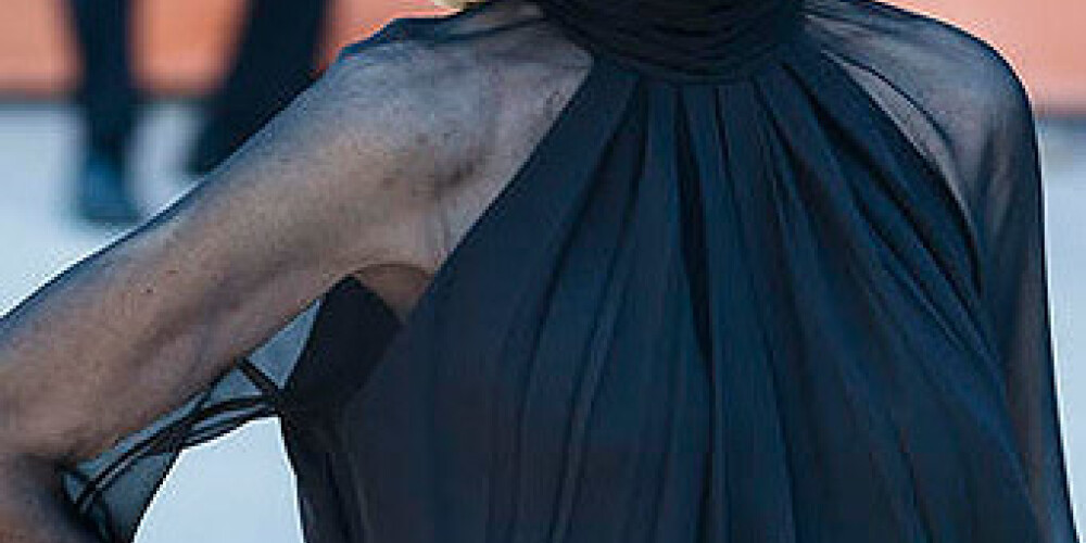 Apmeklējot Toronto kinofestivālu aktrise Džeina Fonda bija izvēlējusies zīmola „Haney” darinātu bikškostīmu.