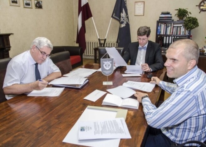 Noteikti pieci jauni izcili cilvēki - balvas "TOYP Latvia 2014" saņēmēji