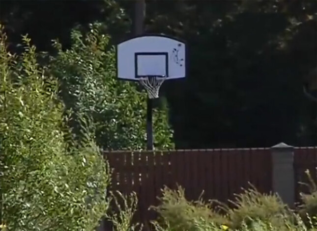 Renatas 14 gadu veco dēlu, kura klātbūtnē notika šaušalīgā traģēdija, Martīns audzināja un loloja kā savējo. Puiša vaļasprieks ir basketbols.