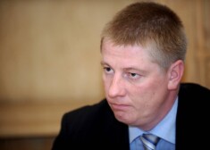 Министр сообщения Анрийс Матисс