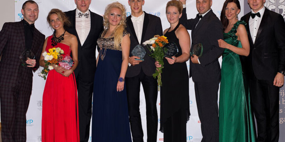 "TOYP Latvia 2014" balvu saņēmuši pieci jauni izcili cilvēki. FOTO