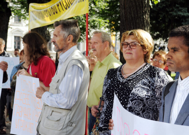 Pēc Drošības policijas norādījuma aizliedz sapulci pie Ukrainas vēstniecības