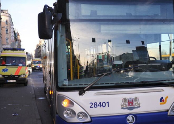 Agresīvs braukšanas stils sabiedriskā transporta vadītājiem ir norma?