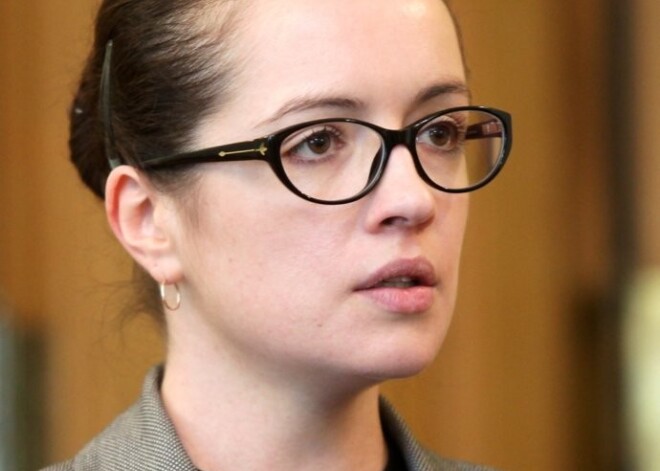 Скандал: пресс-секретарь Страуюмы метила в порнозвезды