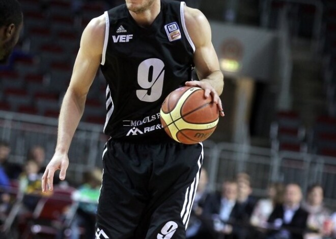 Ilggadējais vefietis Jahovičs pievienojas "Barons kvartālam"