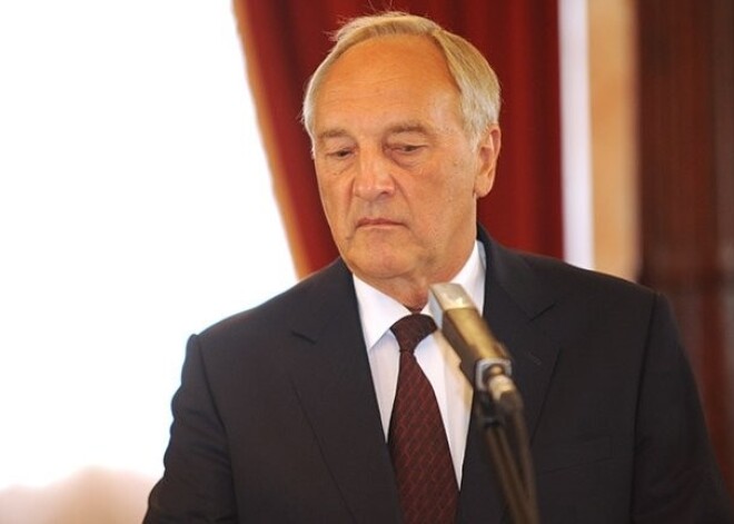 Президент провозгласил скандальные поправки к закону о неплатежеспособности