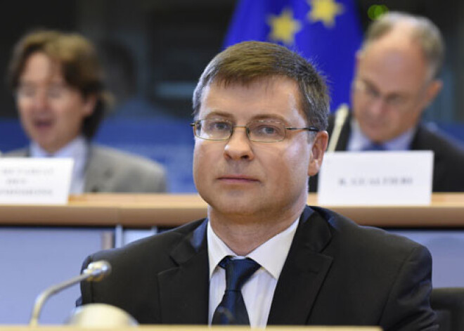 Dombrovskis apstiprināts Eiropas Komisijas viceprezidenta amatā