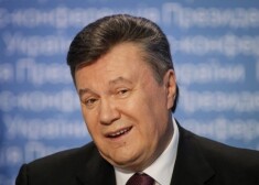 Gāztais Ukrainas prezidents Janukovičs esot pamatīgi "uzkāpis uz korķa"