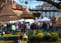 Komponista Ulda Marhileviča raksturīgais mūzikas melodiskums, tai piemītošais melanholisms un mūzikas izteiksmes veids valdzina ikvienu klausītāju.