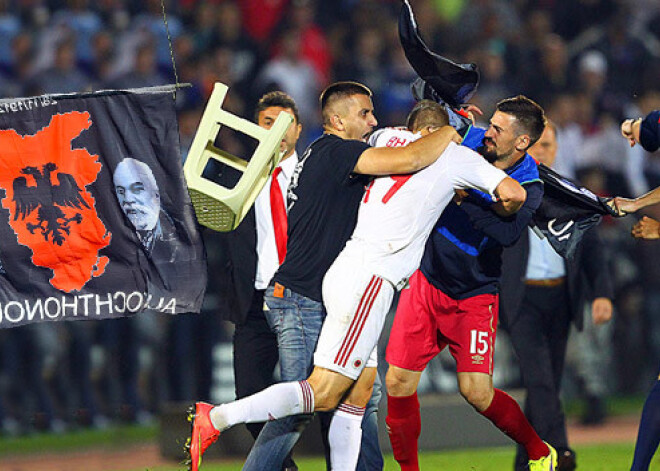 Albānijas premjera brāli vaino milzu nekārtību izraisīšanā futbola mačā. VIDEO