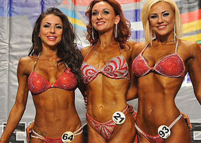 Latvijas bikini fitnesa meitenes Pasaules čempionātā Monreālā. FOTO