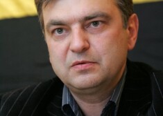 Один из задержанных, по данным LETA, помещен под арест - это Олег Гаврилов, бывший президент клуба "Динабург"