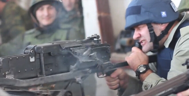 Pats Porečenkovs gan apgalvojis, ka internetā redzamais video esaot vien inscenējums, un izšautās patronas bijušas tukšas.