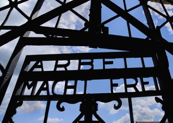 Вывеску Arbeit macht frei с ворот концлагеря снова украли