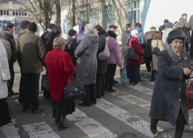 Ukrainas austrumos notiek separātistu rīkotās parlamenta "vēlēšanas". FOTO