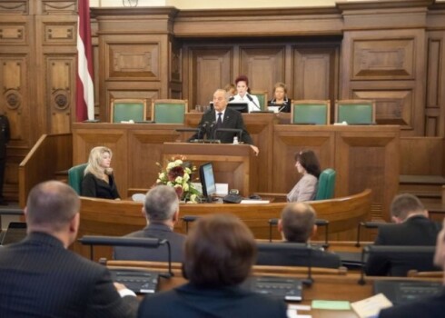 Парламент утвердил полномочия 99 депутатов 12-го Сейма