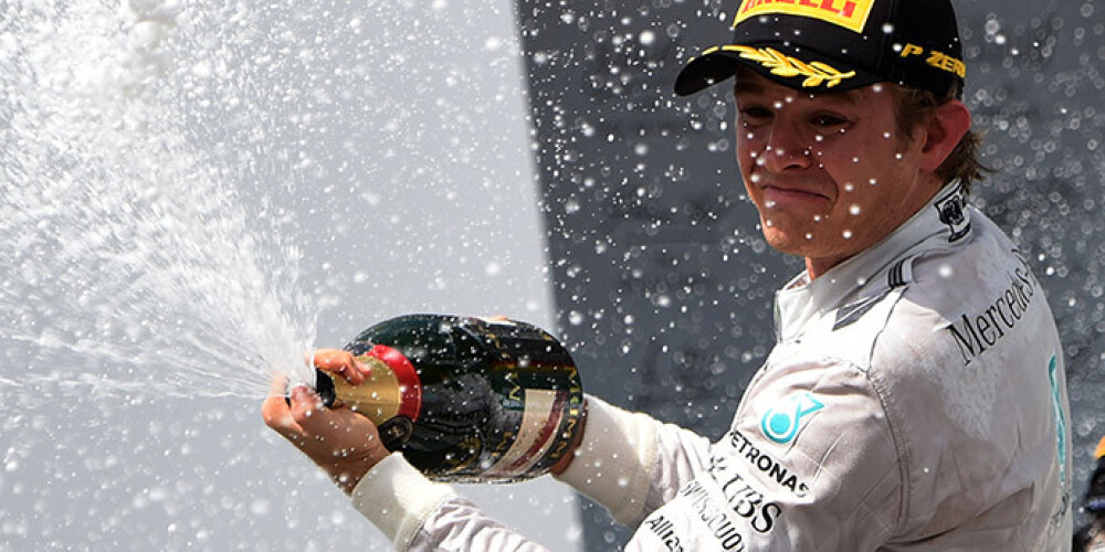 Rosbergs apsteidz Hamiltonu F-1 Brazīlijas "Grand Prix" posmā