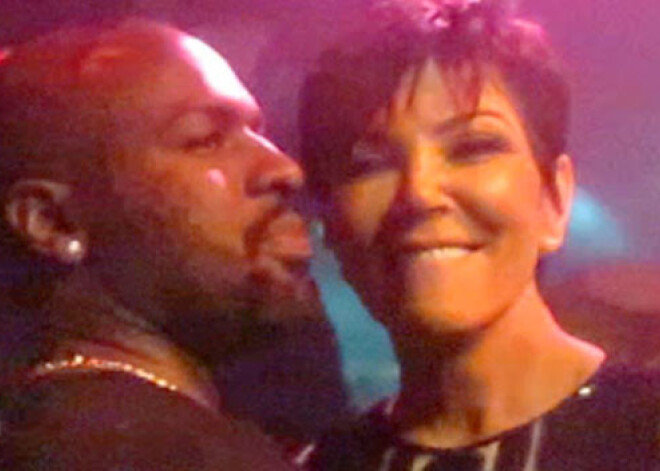 Мать Ким Кардашьян отметила 59-й день рождения с 33-летним бойфрендом