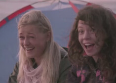 Kadrs no filmas "Izlaiduma gads".